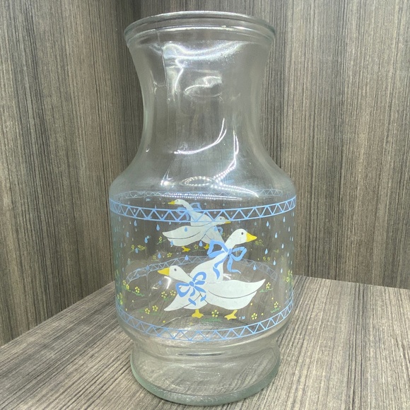 Vintage Anchor Hocking Juice Carafe/Pitcher with Country Geese - Picture 1 of 7